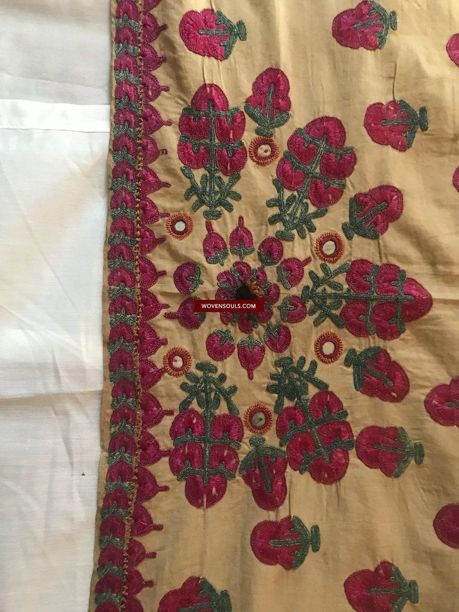 1366 SOLD Superb Old Sindh Odhana Abochani Wedding Shawl