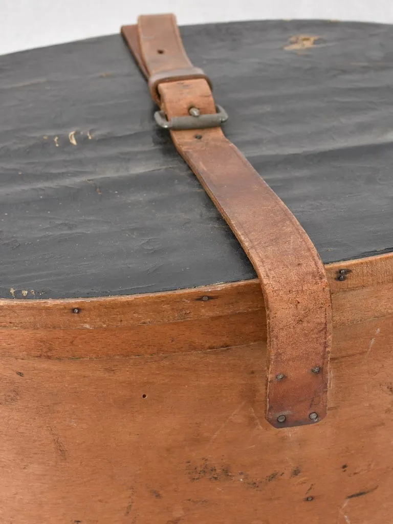 2 antique French hat boxes