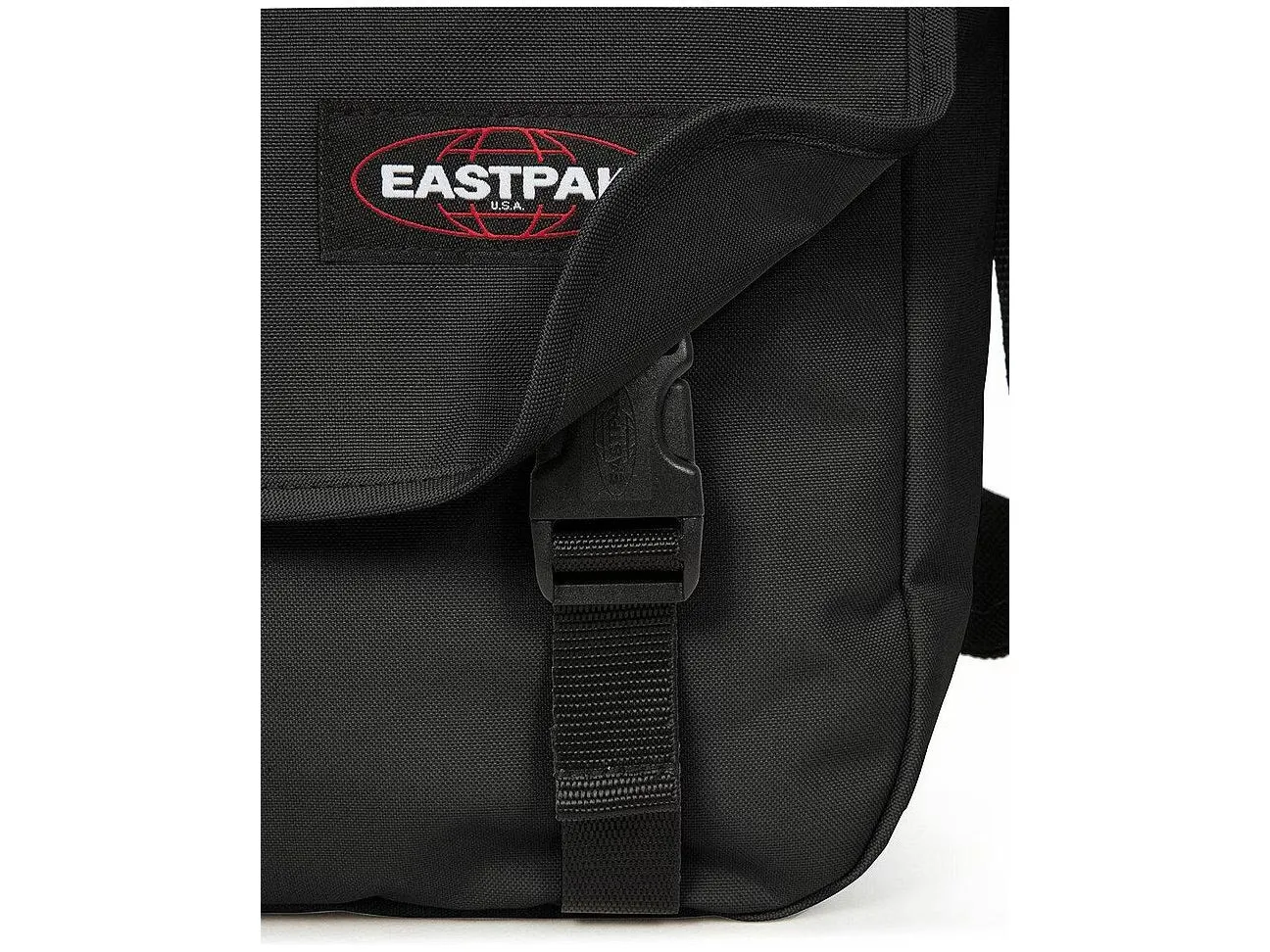 Eastpak - (20L) Delegate   19" Shoulder Bag Laptop / MacBook / Tablet / Notebook Shoulder Bag (EK00026E0081) - Black