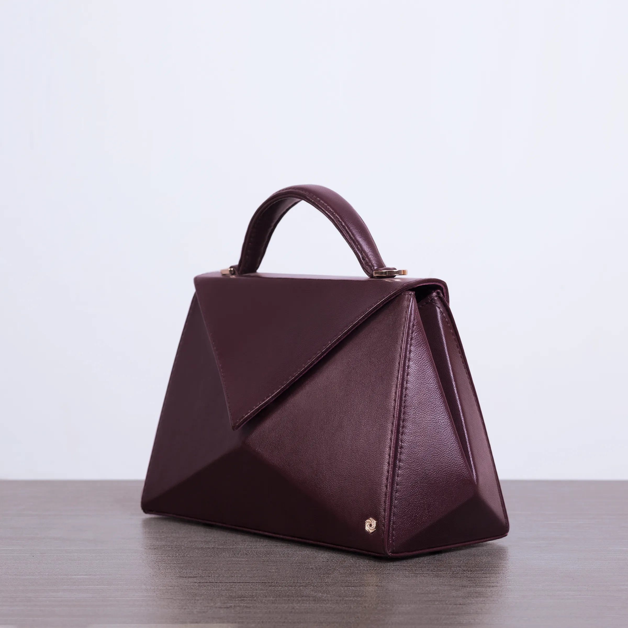 Hexella Flap Oxblood