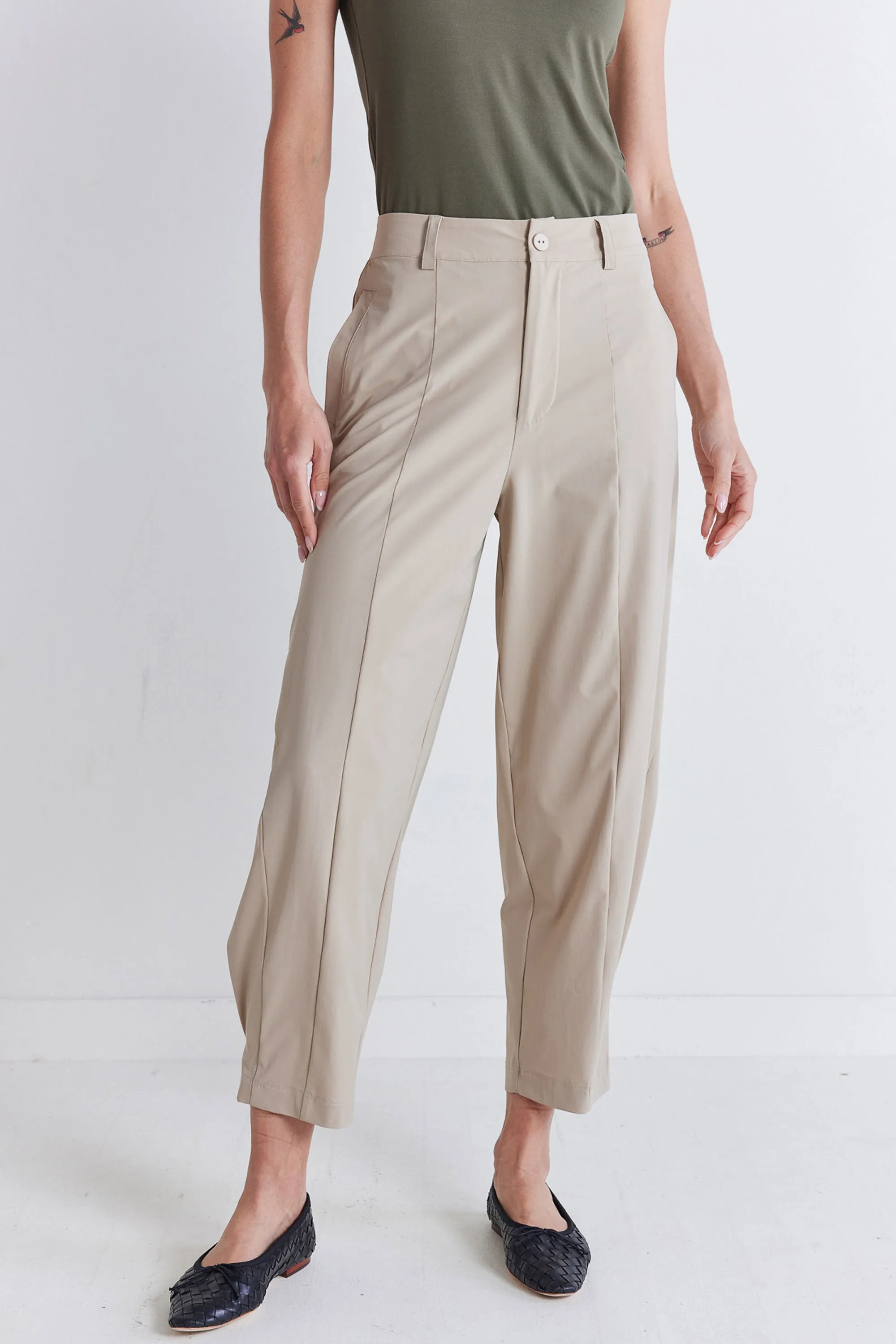 Petite Detail Oriented Tapered Pants