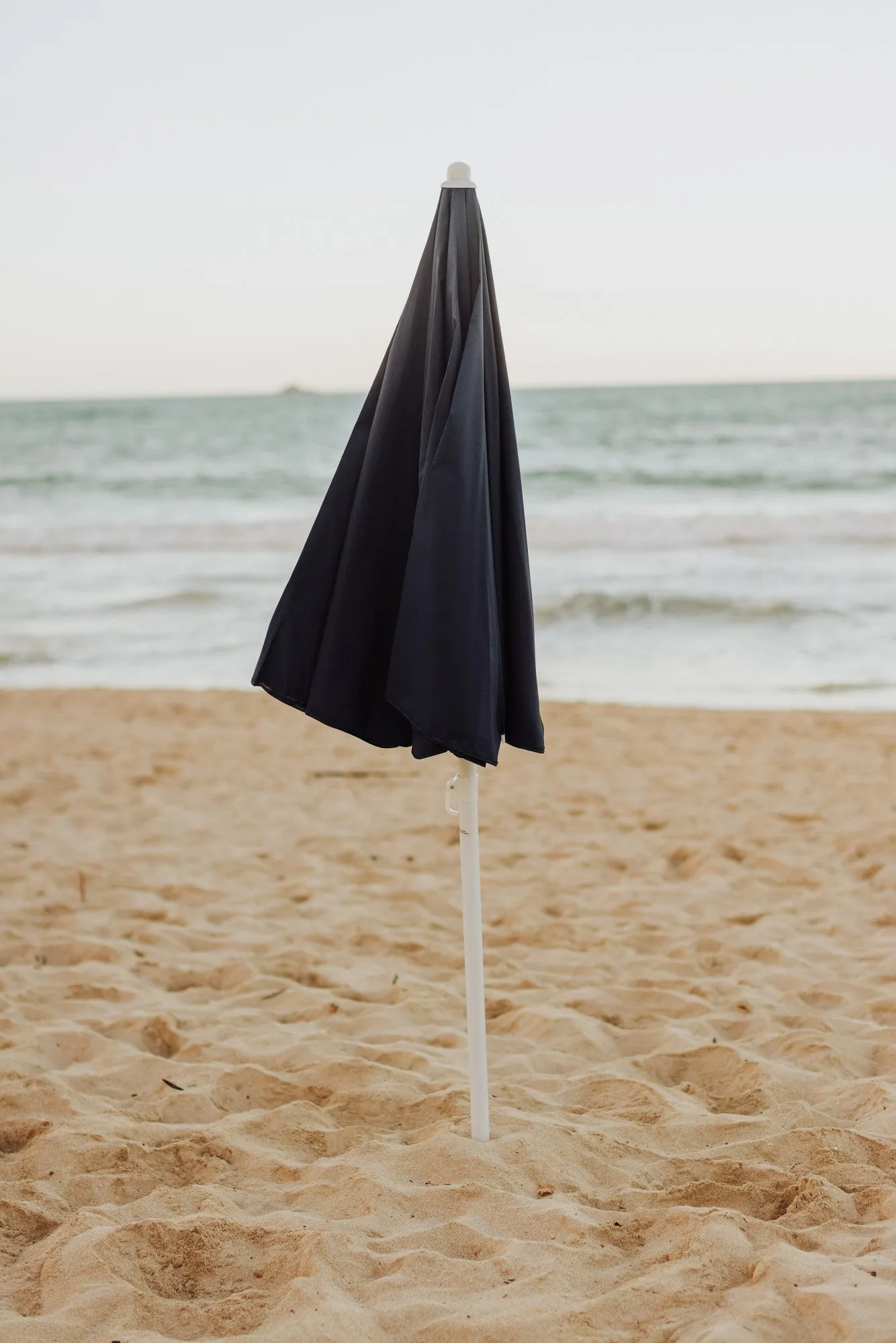 Star Wars R2-D2 - 5.5 Ft. Portable Beach Umbrella